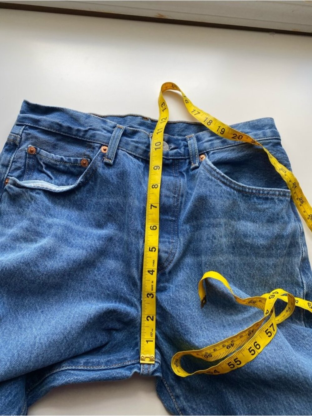Levis Premium 501 '81 Jeans Woman 27x31 Medium Wash Button Fly Streetwear Preppy - Picture 11 of 14